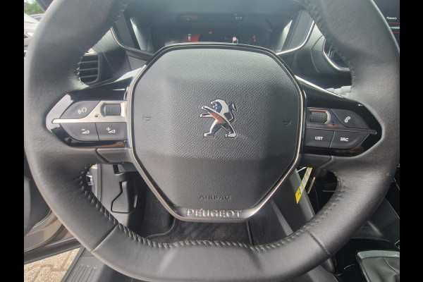 Peugeot 2008 1.2 PureTech Allure Pack Luxe uitvoering | 1e Eigenaar | Hoge instap | Trekhaak | Navigatie | Cruisecontrole | Led dagrijverlichting