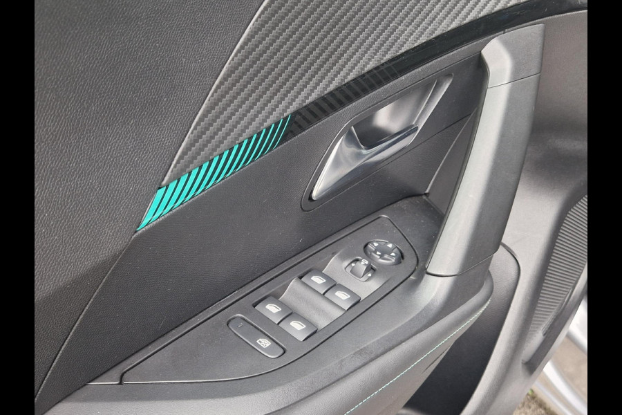Peugeot 2008 1.2 PureTech Allure Pack Luxe uitvoering | 1e Eigenaar | Hoge instap | Trekhaak | Navigatie | Cruisecontrole | Led dagrijverlichting