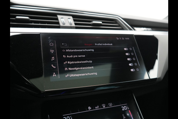 Audi e-tron 50 Quattro S Line 71 kWh 313pk Dealer O.H. | Panodak | Luchtvering | Head Up | Adaptive Cruise | Bang & Olufsen | Camera | Matrix LED | Alcantara Sportstoelen Memory & Verwarmd | Sfeerverlichting | Apple Carplay | Keyless | Blis |