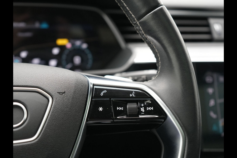 Audi e-tron 50 Quattro S Line 71 kWh 313pk Dealer O.H. | Panodak | Luchtvering | Head Up | Adaptive Cruise | Bang & Olufsen | Camera | Matrix LED | Alcantara Sportstoelen Memory & Verwarmd | Sfeerverlichting | Apple Carplay | Keyless | Blis |
