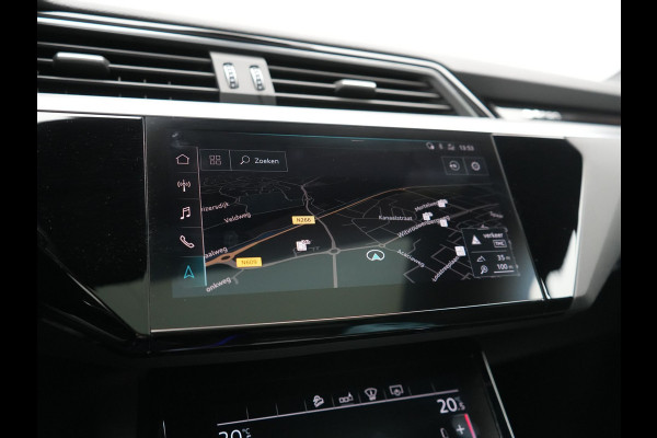 Audi e-tron 50 Quattro S Line 71 kWh 313pk Dealer O.H. | Panodak | Luchtvering | Head Up | Adaptive Cruise | Bang & Olufsen | Camera | Matrix LED | Alcantara Sportstoelen Memory & Verwarmd | Sfeerverlichting | Apple Carplay | Keyless | Blis |
