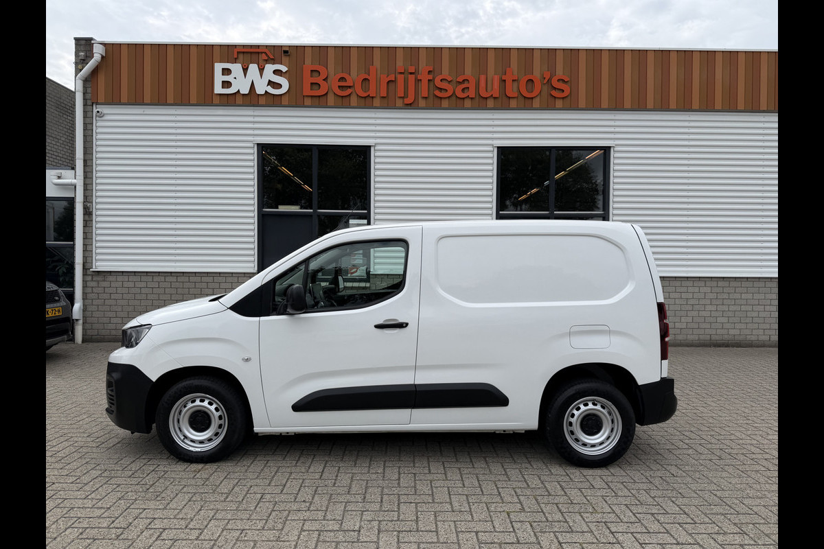 Peugeot Partner 1.2 PureTech Premium / benzine grijs kenteken / euro 6 / vaste prijs rijklaar € 11.750 ex btw / lease vanaf € 198 / airco / cruise / navi / raam in de schuifdeur / Apple Carplay Android auto