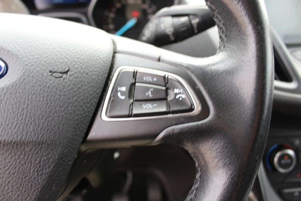 Ford Kuga 1.5 EcoBoost ST Line multimedia navi trekhaak keyless clima vol opties