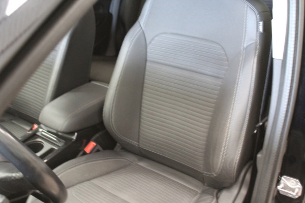 Ford Kuga 1.5 EcoBoost ST Line multimedia navi trekhaak keyless clima vol opties