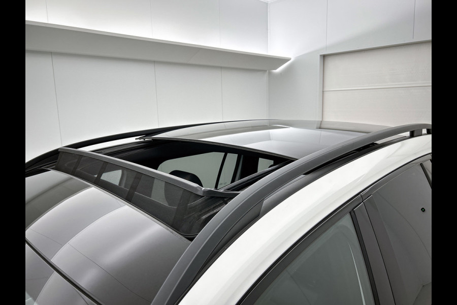 Mercedes-Benz Glb 250 4MATIC Premium Plus VOL! (Panorama, Burmester, Trekhaak, SfeerV, 360 camera, Lane Assist, AutoPilot, Etc)