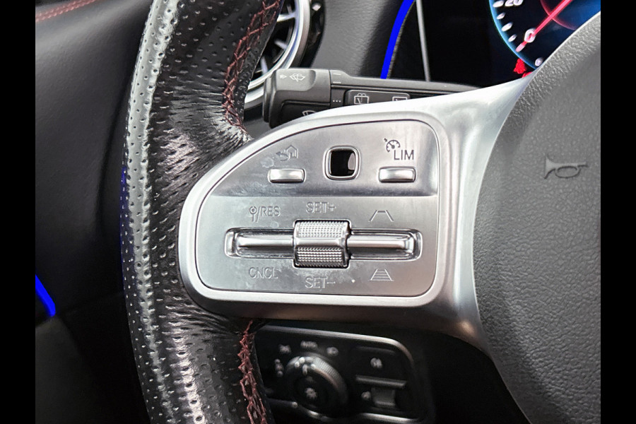 Mercedes-Benz Glb 250 4MATIC Premium Plus VOL! (Panorama, Burmester, Trekhaak, SfeerV, 360 camera, Lane Assist, AutoPilot, Etc)