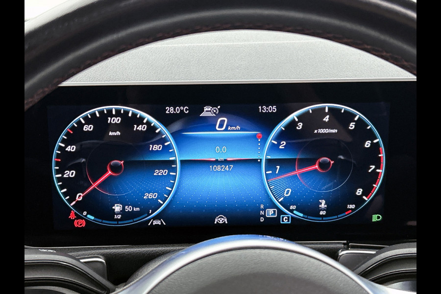 Mercedes-Benz Glb 250 4MATIC Premium Plus VOL! (Panorama, Burmester, Trekhaak, SfeerV, 360 camera, Lane Assist, AutoPilot, Etc)