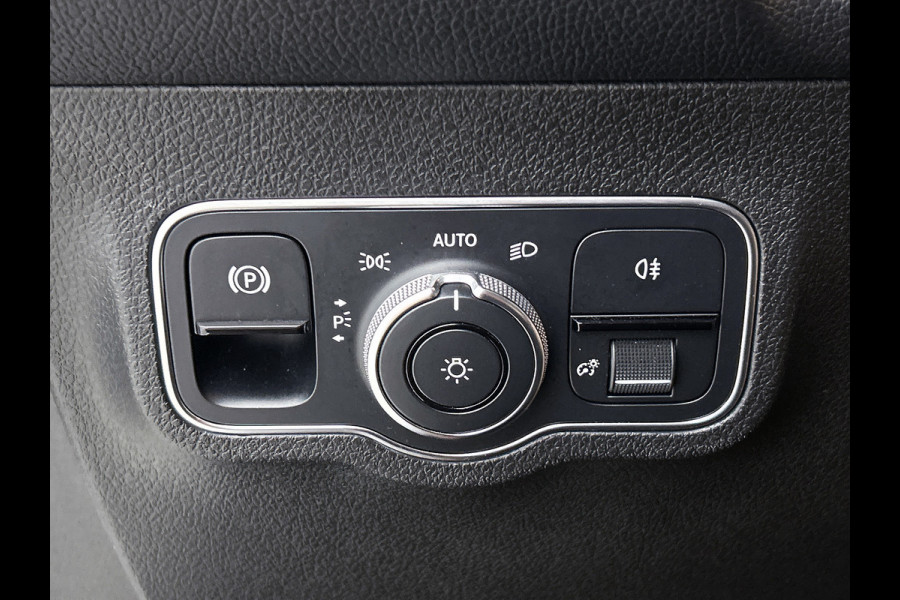 Mercedes-Benz Glb 250 4MATIC Premium Plus VOL! (Panorama, Burmester, Trekhaak, SfeerV, 360 camera, Lane Assist, AutoPilot, Etc)