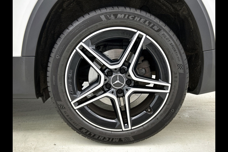 Mercedes-Benz Glb 250 4MATIC Premium Plus VOL! (Panorama, Burmester, Trekhaak, SfeerV, 360 camera, Lane Assist, AutoPilot, Etc)
