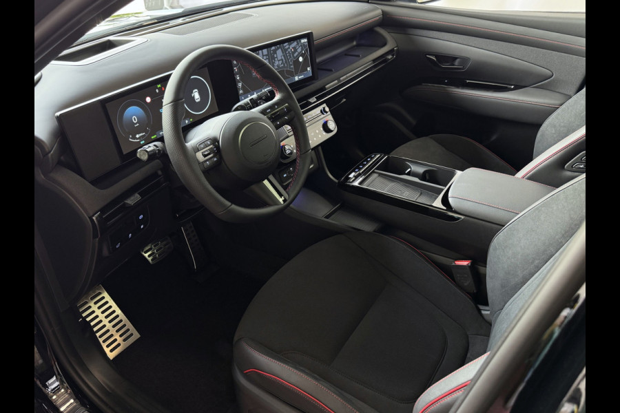 Hyundai Tucson 1.6 T-GDI PHEV LUXE N-LINE NIEUWE AUTO 360° CAMERA ELEK.KLEP ELEK.STOEL MET GEHEUGEN VERWARMD SUBWOOFER 19" LMV ZWARTE HEMEL STU PLUG IN HYBRIDE