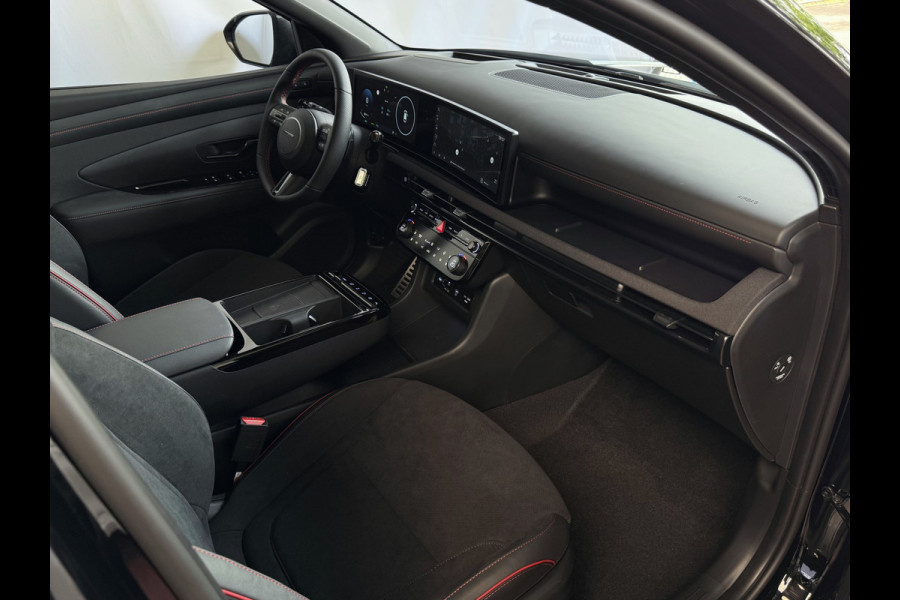 Hyundai Tucson 1.6 T-GDI PHEV LUXE N-LINE NIEUWE AUTO 360° CAMERA ELEK.KLEP ELEK.STOEL MET GEHEUGEN VERWARMD SUBWOOFER 19" LMV ZWARTE HEMEL STU PLUG IN HYBRIDE