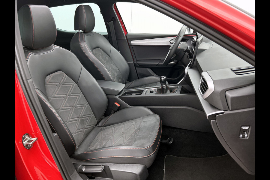Seat Leon 1.5 TSI FR (Goed OndH, Panorama, Camera, Trekhaak, SfeerV, Elektrische stoelen, Etc)