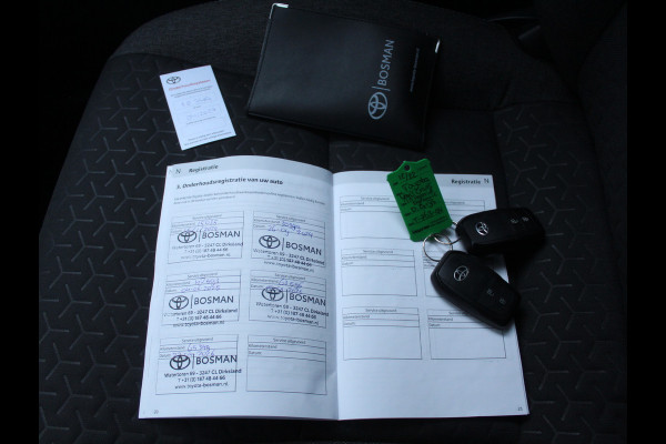 Toyota Yaris Cross 1.5 Hybrid Dynamic CAMERA | CARPLAY | ADAPCRUISE | LMV17 | LED | CLIMATE | STOELVERW | DAB