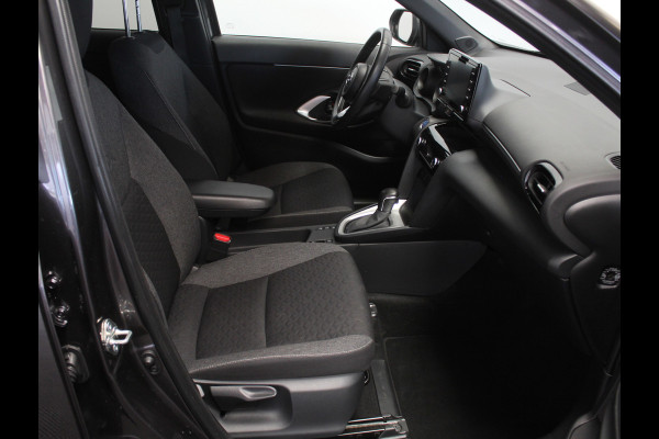 Toyota Yaris Cross 1.5 Hybrid Dynamic CAMERA | CARPLAY | ADAPCRUISE | LMV17 | LED | CLIMATE | STOELVERW | DAB