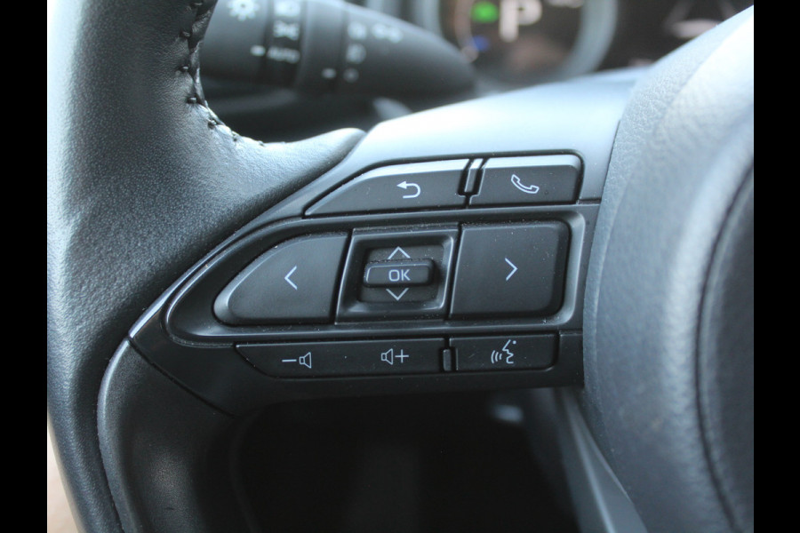 Toyota Yaris Cross 1.5 Hybrid Dynamic CAMERA | CARPLAY | ADAPCRUISE | LMV17 | LED | CLIMATE | STOELVERW | DAB