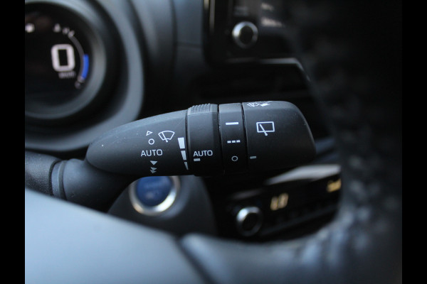 Toyota Yaris Cross 1.5 Hybrid Dynamic CAMERA | CARPLAY | ADAPCRUISE | LMV17 | LED | CLIMATE | STOELVERW | DAB