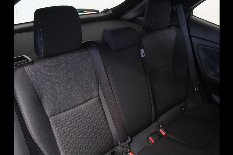Toyota Yaris Cross 1.5 Hybrid Dynamic CAMERA | CARPLAY | ADAPCRUISE | LMV17 | LED | CLIMATE | STOELVERW | DAB