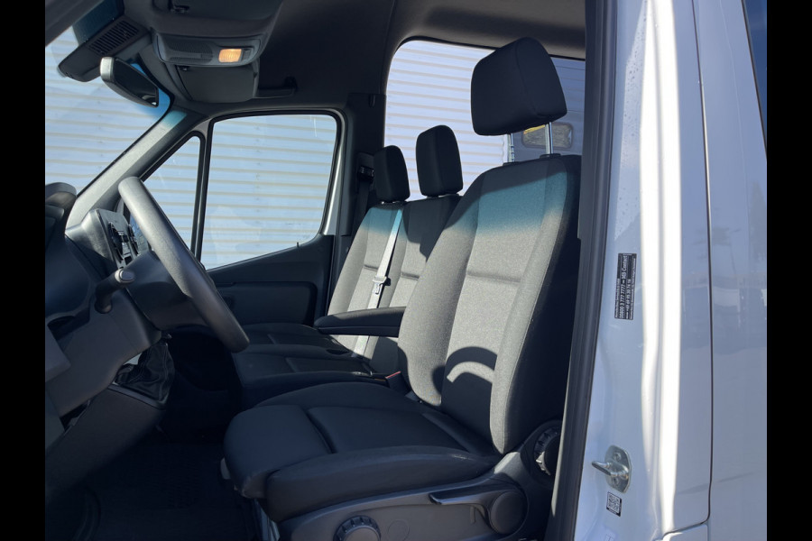 Mercedes-Benz Sprinter 317 1.9 CDI 170pk L2H2 DC 7 persoons / rijklaar € 37.950 ex btw / lease vanaf € 936 / climate control / trekhaak 3500 kg optie / achteruit rijcamera !