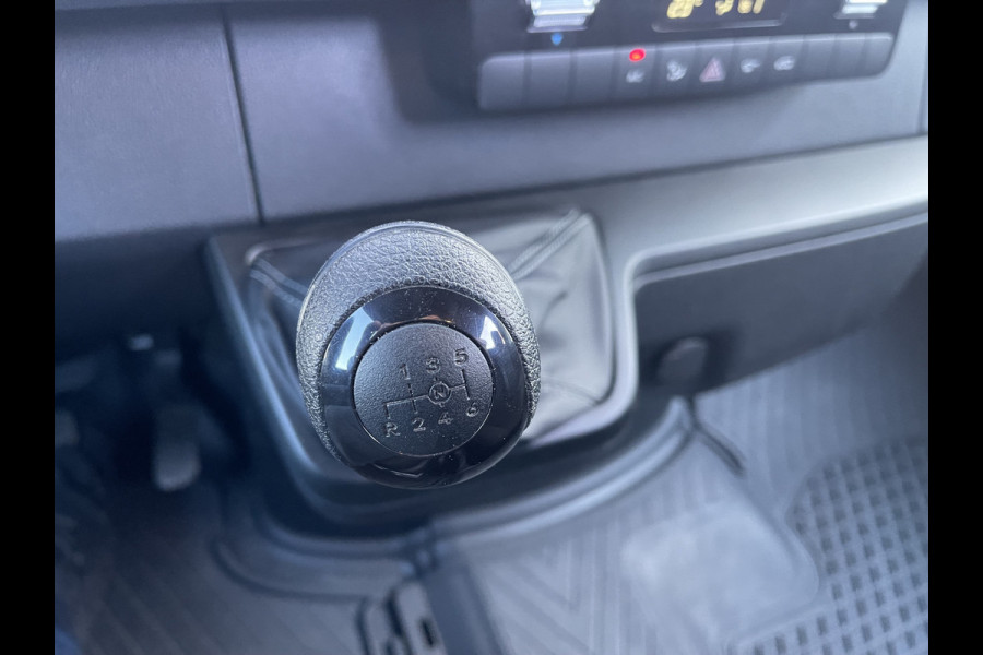 Mercedes-Benz Sprinter 317 1.9 CDI 170pk L2H2 DC 7 persoons / rijklaar € 37.950 ex btw / lease vanaf € 936 / climate control / trekhaak 3500 kg optie / achteruit rijcamera !