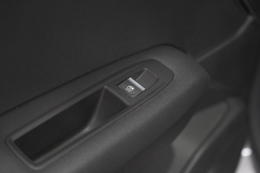 Renault Captur 1.6 E-Tech full hybrid 145 techno | Camera | Parkeersensoren | Cruise Control | Apple Carplay | Navigatie | Hoge Instap