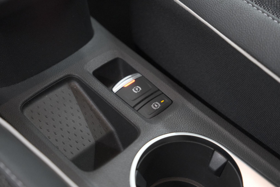 Renault Captur 1.6 E-Tech full hybrid 145 techno | Camera | Parkeersensoren | Cruise Control | Apple Carplay | Navigatie | Hoge Instap