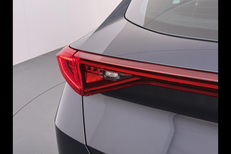 CUPRA Formentor 1.4 e-Hybrid VZ Copper Edition CUPRA KNOPPEN| ELEK. ACHTERKLEP | MEMORY STOEL|  ACHTERUITRIJCAMERA | ADAPT. CRUISE CONTROL | STOEL + STUURVERWARMING| RIJKLAARPRIJS INCL. 12 MND BOVAG GARANTIE