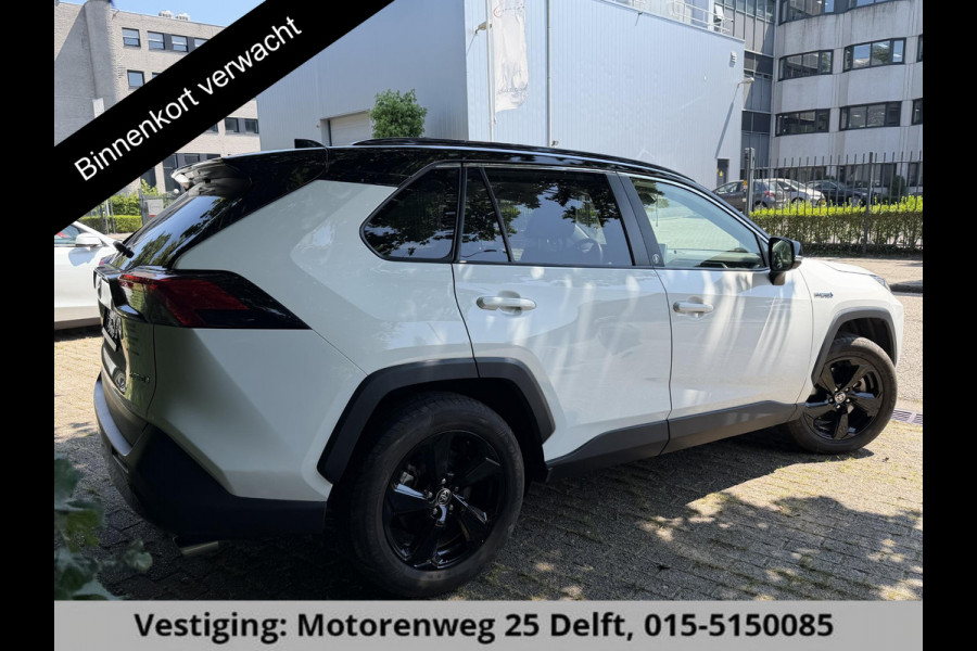 Toyota RAV4 2.5 HYBRID 4WD DYNAMIC PACK GARANTIE TOT 05-2031! SLECHTS 39.000 KM! 1650 KG TREKGEWICHT. STUUR & STOELVERWARMING . NAVIGATIE .PDC V & A .