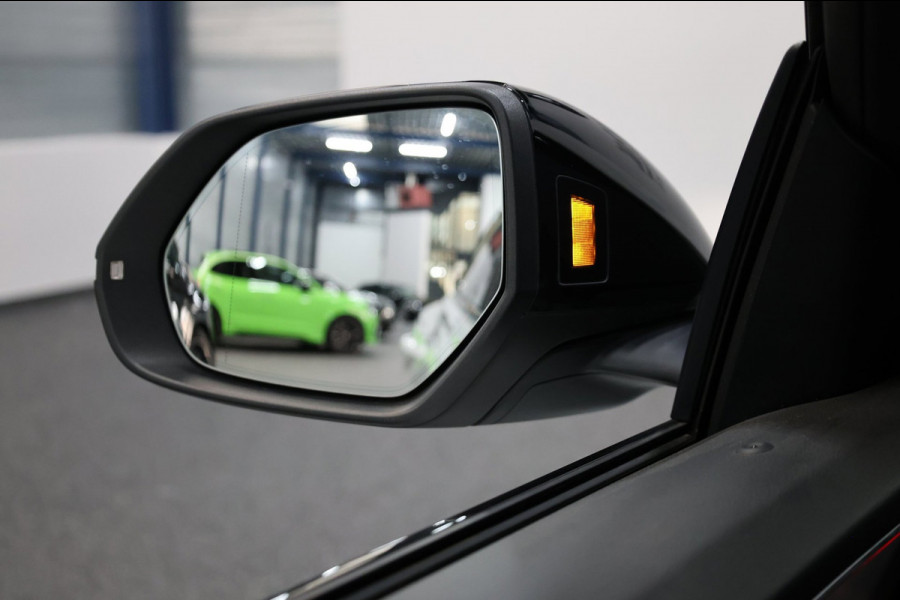 Audi Q8 55 TFSI e quattro 3x S-line BTW/MAXTON/LED/VIRTUAL/SFEER/PANO/B&O/HALF LEDER+S.VERWARMING/23" LMV/CAM/ACC/12 MDN GARANTIE!