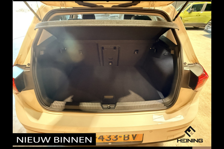 Volkswagen Golf 1.5 TSI Life Navi. Apple-carplay. PDC. Adaptive-cruise, 82500 KM met NAP