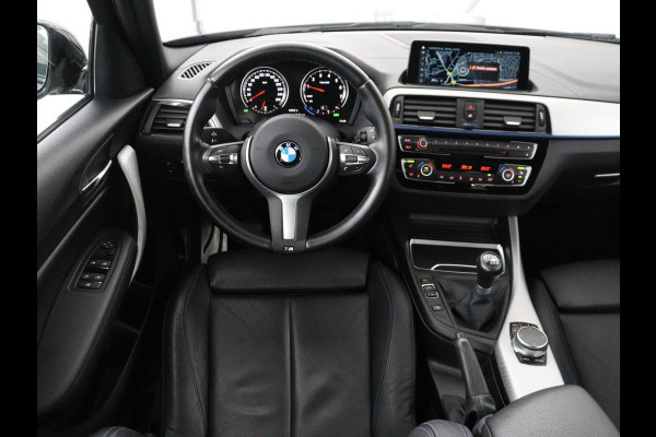 BMW 1-serie 118i High Executive M-SPORT | Leder | Full LED | Climate control | Stoelverwarming | Park assist | Cruise control | DAB | Bluetooth | Sfeerverlichting |