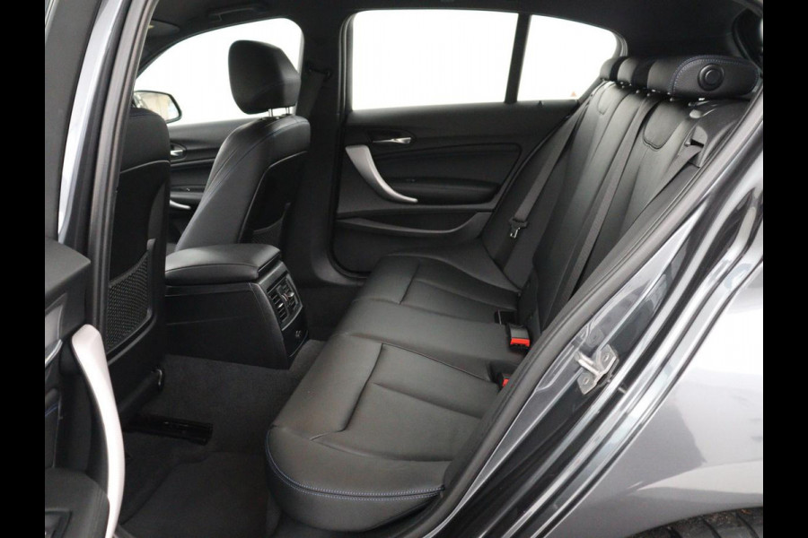 BMW 1-serie 118i High Executive M-SPORT | Leder | Full LED | Climate control | Stoelverwarming | Park assist | Cruise control | DAB | Bluetooth | Sfeerverlichting |