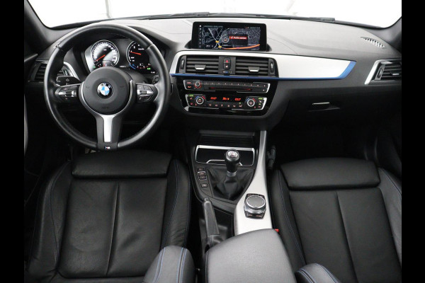 BMW 1-serie 118i High Executive M-SPORT | Leder | Full LED | Climate control | Stoelverwarming | Park assist | Cruise control | DAB | Bluetooth | Sfeerverlichting |