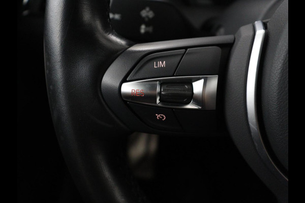 BMW 1-serie 118i High Executive M-SPORT | Leder | Full LED | Climate control | Stoelverwarming | Park assist | Cruise control | DAB | Bluetooth | Sfeerverlichting |