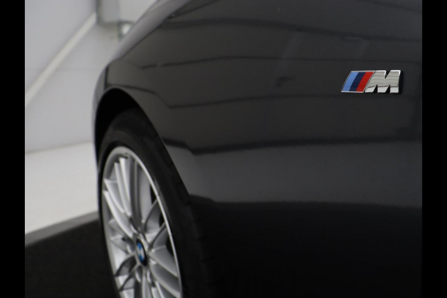 BMW 1-serie 118i High Executive M-SPORT | Leder | Full LED | Climate control | Stoelverwarming | Park assist | Cruise control | DAB | Bluetooth | Sfeerverlichting |