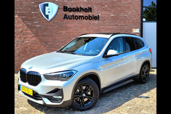 BMW X1 XDrive25e Pano, HUD, Cam, Harman, M-stuur, Leer