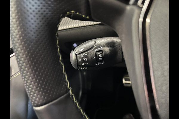 Peugeot 2008 1.2 130pk Turbo GT Climate control Cruise control LED Achteruitrij camera Navigatie Apple Carplay/Android Auto Parkeersensor achter