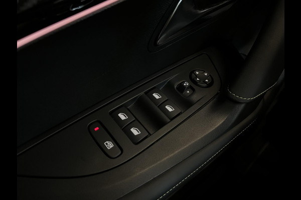 Peugeot 2008 1.2 130pk Turbo GT Climate control Cruise control LED Achteruitrij camera Navigatie Apple Carplay/Android Auto Parkeersensor achter