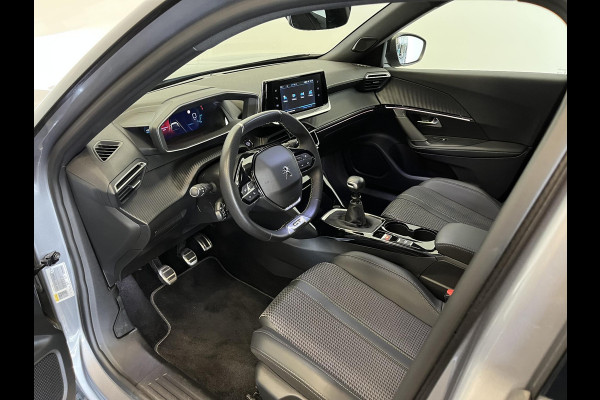Peugeot 2008 1.2 130pk Turbo GT Climate control Cruise control LED Achteruitrij camera Navigatie Apple Carplay/Android Auto Parkeersensor achter