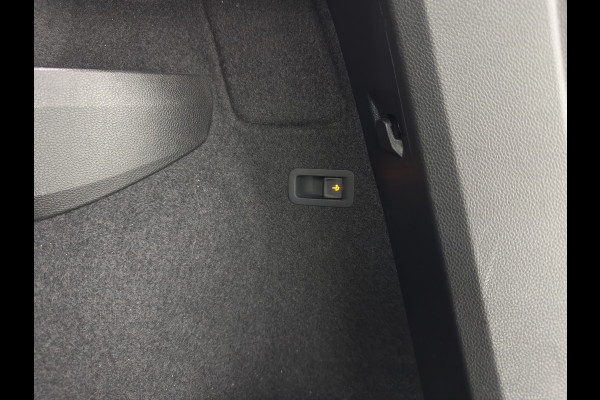 Škoda Karoq 1.5 TSI ACT Sportline Business (INCL-BTW) Aut. *PANO | DIGI-COCKPIT | FULL-LED | ADAPTIVE-CRUISE | HEATED-SPORTSEATS | TOPVIEW |  AMBIENTLIGHT | NAVI-FULLMAP | KEYLESS | DAB+ | TOWBAR | PRIVACYGLASS | 18''ALU*