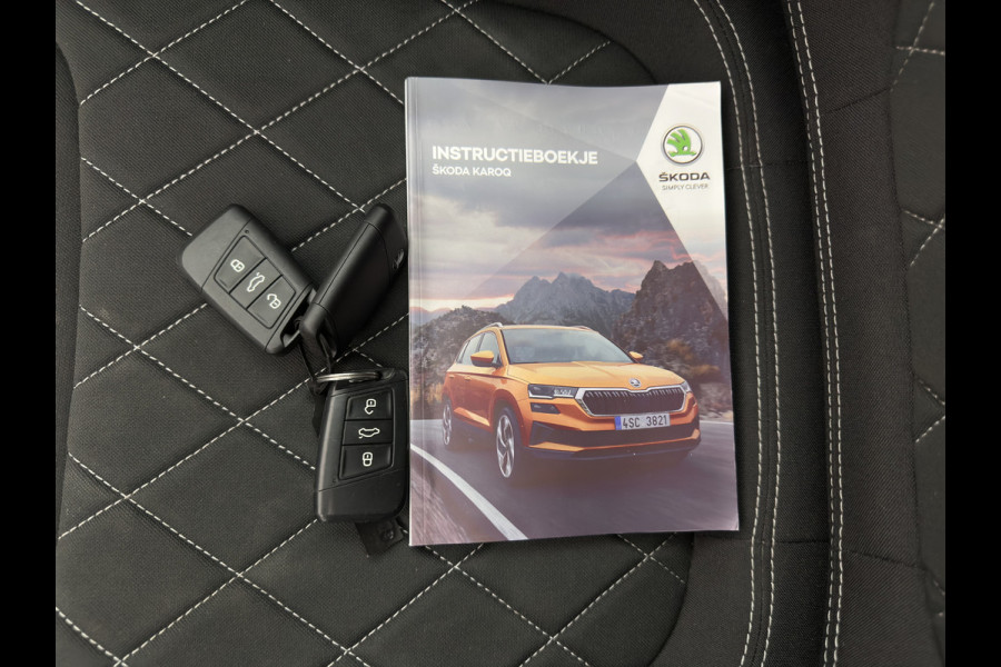 Škoda Karoq 1.5 TSI ACT Sportline Business (INCL-BTW) Aut. *PANO | DIGI-COCKPIT | FULL-LED | ADAPTIVE-CRUISE | HEATED-SPORTSEATS | TOPVIEW |  AMBIENTLIGHT | NAVI-FULLMAP | KEYLESS | DAB+ | TOWBAR | PRIVACYGLASS | 18''ALU*