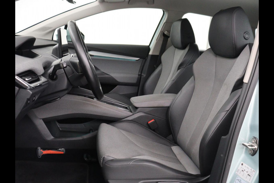 Škoda Enyaq iV 60 | 93.7 % SOH | Cruise control | Camera | 93.7 % SOH | Cruise control | Camera | Carplay | Half Leder | Sfeerverlichting | Climate control |