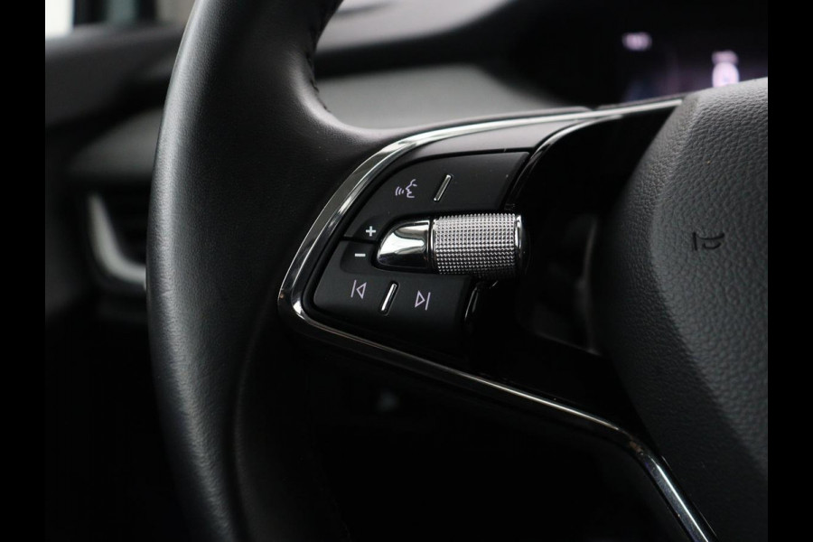 Škoda Enyaq iV 60 | 93.7 % SOH | Cruise control | Camera | 93.7 % SOH | Cruise control | Camera | Carplay | Half Leder | Sfeerverlichting | Climate control |