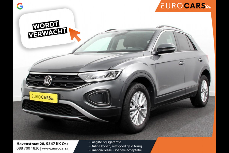 Volkswagen T-Roc 1.5 TSI 150pk DSG Life Navigatie Apple Carplay/Android Auto Adaptive Cruise Control Trekhaak Parkeersensoren Stoelverwarming Ledverlichting Getinte ramen Climate Control