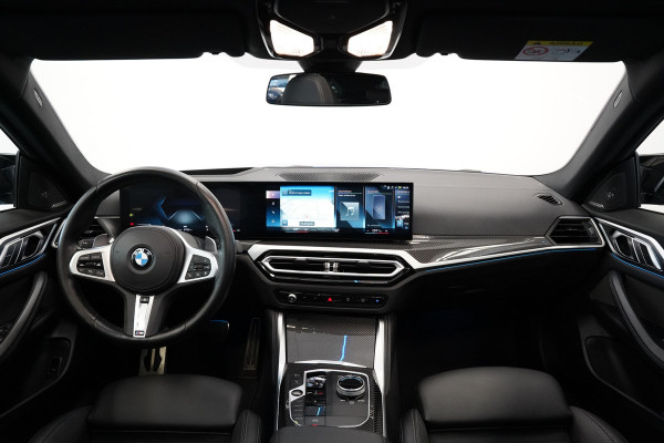 BMW 4 Serie Gran Coupé M440i xDrive High Executive ACC Opendak Wide Screen Head-up H&K Trekhaak Carbon Laser Light Portimao Blue!