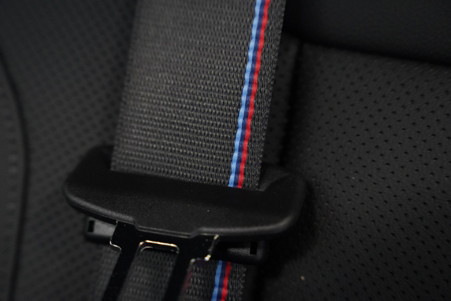 BMW 4 Serie Gran Coupé M440i xDrive High Executive ACC Opendak Wide Screen Head-up H&K Trekhaak Carbon Laser Light Portimao Blue!