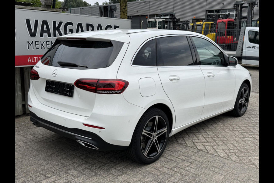 Mercedes-Benz B-Klasse 250 e 18''/Leder/Stoelverwarming/Camera/Sfeerverlichting/Apple Carplay & Android Auto