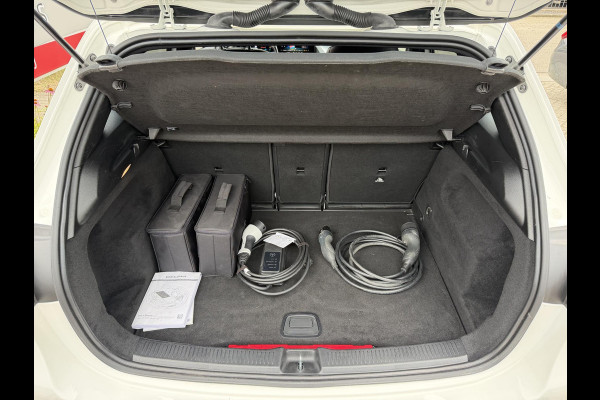 Mercedes-Benz B-Klasse 250 e 18''/Leder/Stoelverwarming/Camera/Sfeerverlichting/Apple Carplay & Android Auto