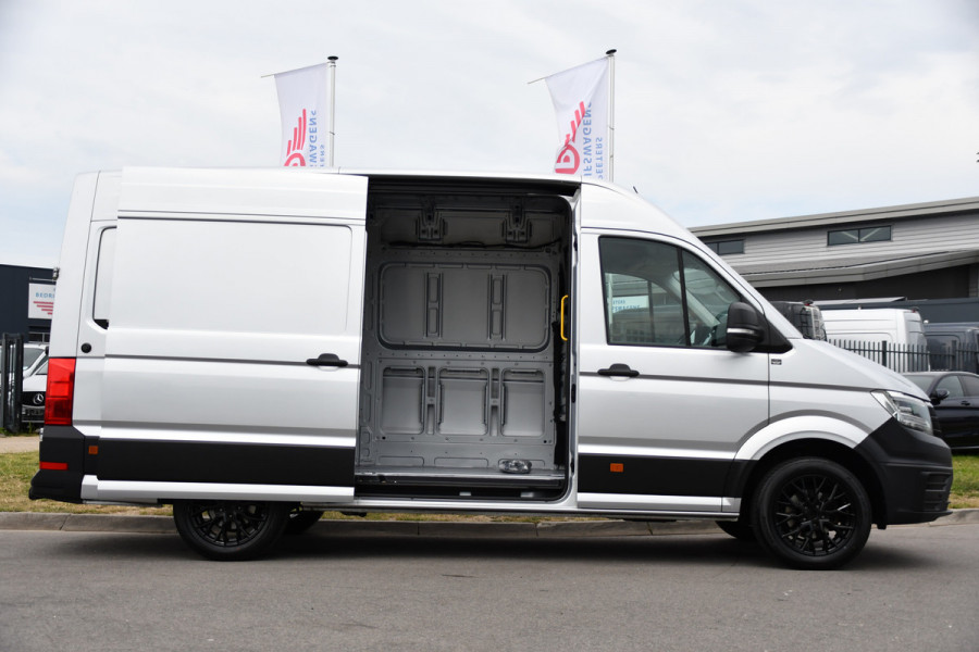 Volkswagen Crafter 35 2.0 TDI L3H3 PB Edition Camera, Cruise, Carplay, LED, 177pk, Automaat, Multimedia, Standkachel, Sensoren, Uniek!
