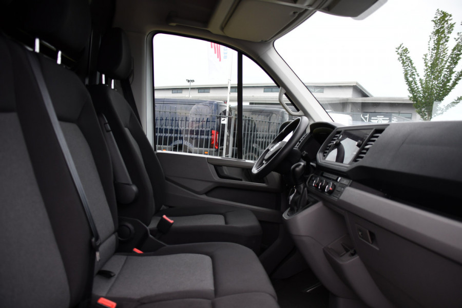 Volkswagen Crafter 35 2.0 TDI L3H3 PB Edition Camera, Cruise, Carplay, LED, 177pk, Automaat, Multimedia, Standkachel, Sensoren, Uniek!