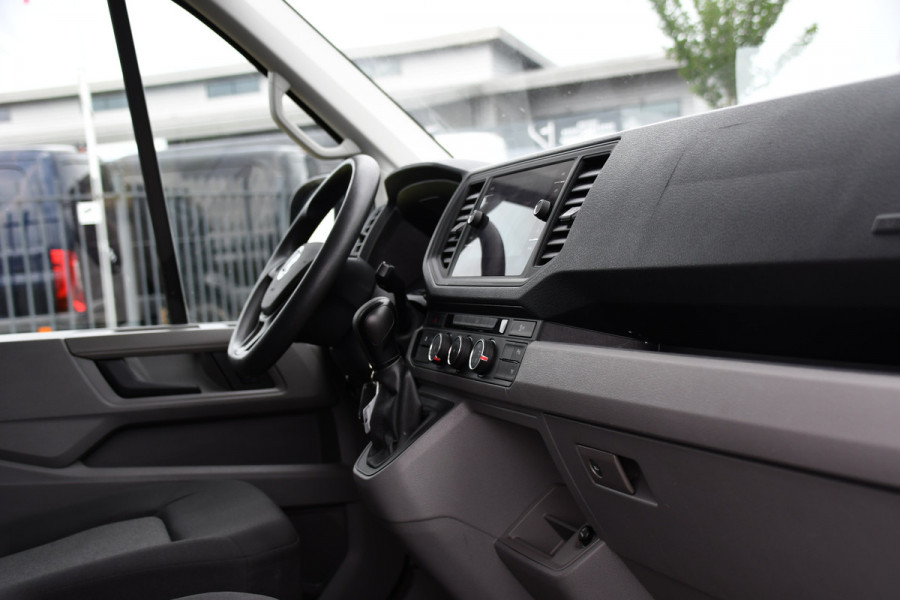 Volkswagen Crafter 35 2.0 TDI L3H3 PB Edition Camera, Cruise, Carplay, LED, 177pk, Automaat, Multimedia, Standkachel, Sensoren, Uniek!